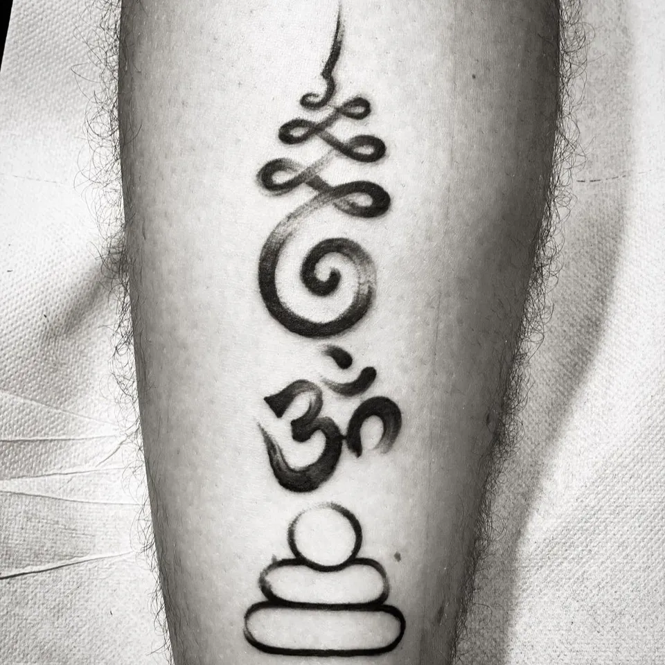 Minimalist Tattoos: The Latest Trend in Body Art 19