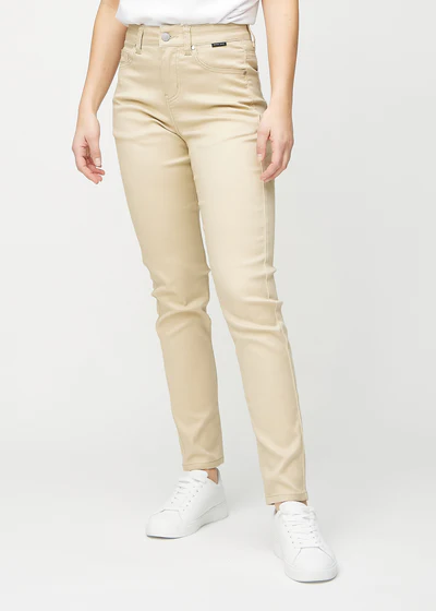 Top 20 Wardrobe Essentials Every Woman Needs in 2025 3