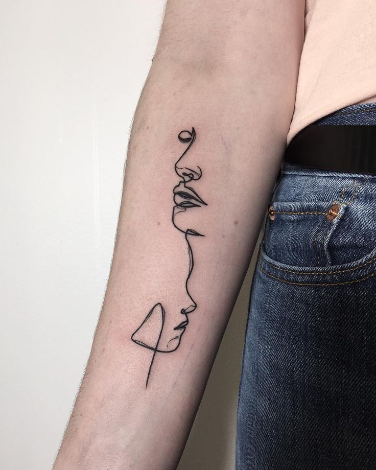 Minimalist Tattoos: The Latest Trend in Body Art 3 5b291bc19fbd9b847b727cdf3308d172