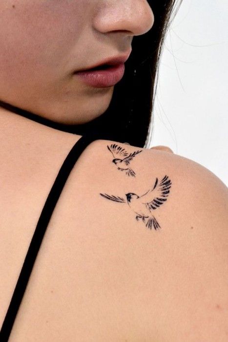 Minimalist Tattoos: The Latest Trend in Body Art 18 5d12b53ba0e9bbbd28553cd0caeb8de7