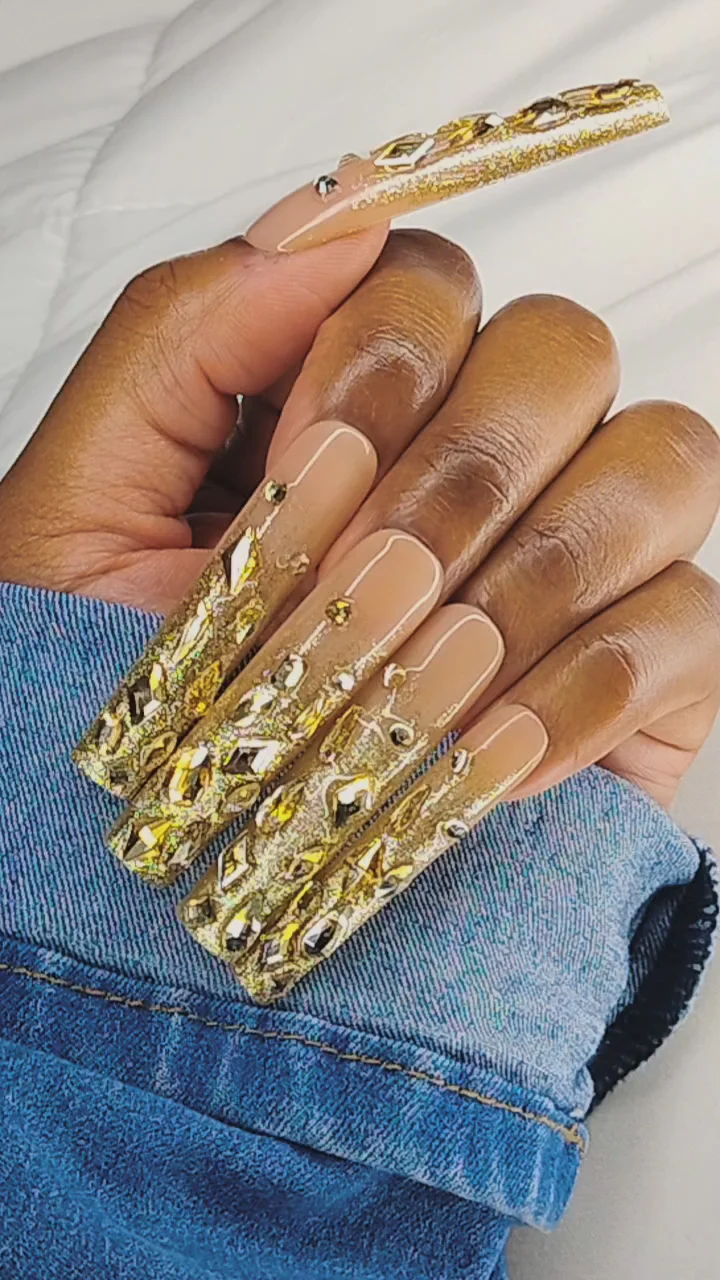 25 Stunning Nude Nail Designs for Every Skin Tone 7