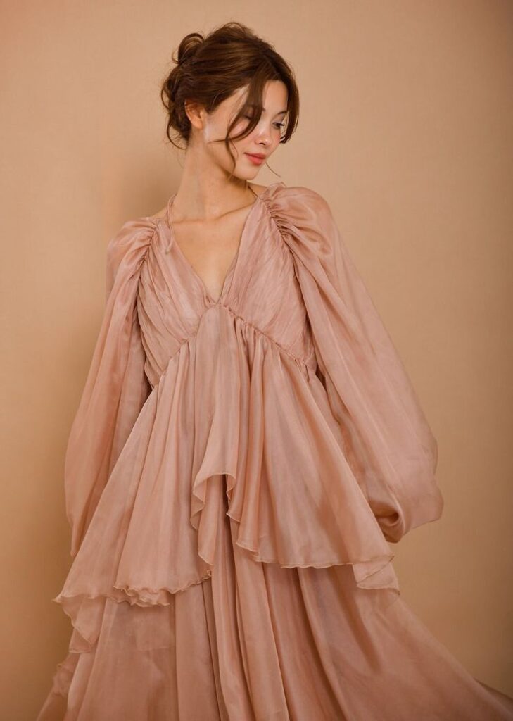 Top 10 Fashion Trends Taking Over 2025 5 889c8e2fceb746e3e1dd8421127c1007