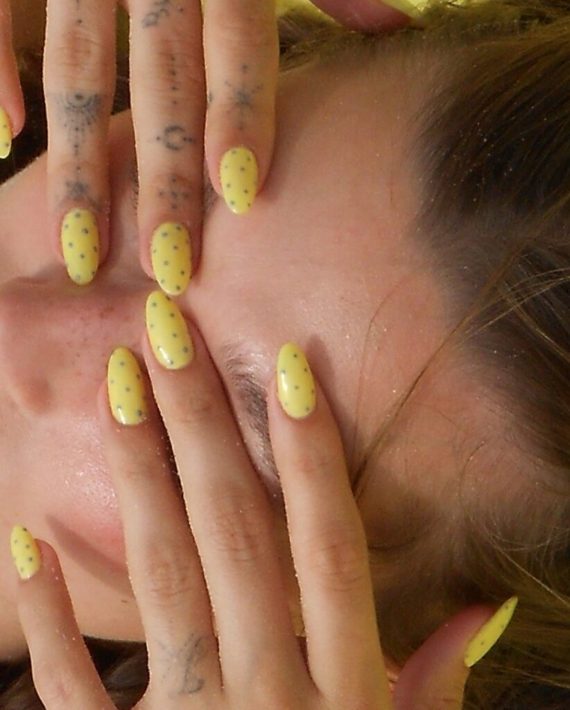 25 Stunning Nude Nail Designs for Every Skin Tone 17 HZeF6hShSqSpbbvthjQqCo