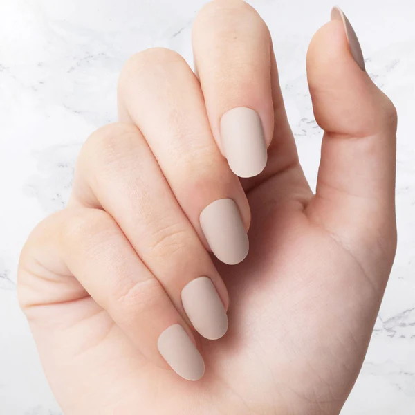 The Rise of Press-On Nails in 2025: Easy, Stylish, and Affordable 4 Taupe Oval grande