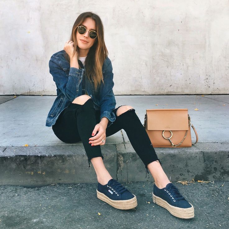 The Evolution of Athleisure in 2025: Comfort Meets Style 6 f319e55dd2b1c4de588e5c23de80fed7