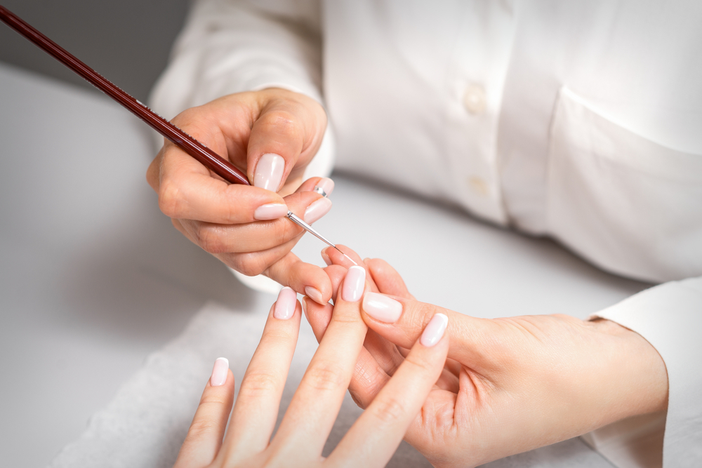 The Rise of Press-On Nails in 2025: Easy, Stylish, and Affordable 6 manicure