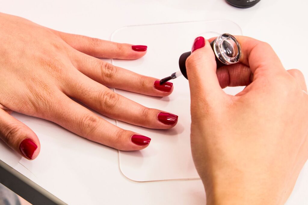 How to Make Your Manicure Last Longer: 15 Expert Tips 10 slv gel nail polishes test madame glam soak off jthompson 15469 393f54a189fc4d9eae10bd644a6e19ab