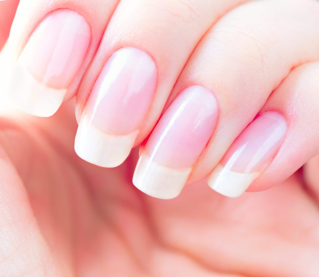 The Ultimate Guide to Nail Shapes – How to Choose the Perfect One 10 squoval