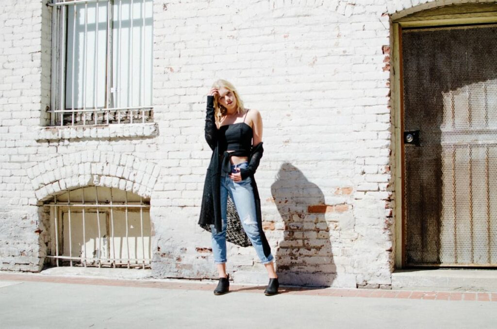 The Return of 90s Fashion in 2025: How to Wear It Today 6 there is more to life in minimalism in fashion